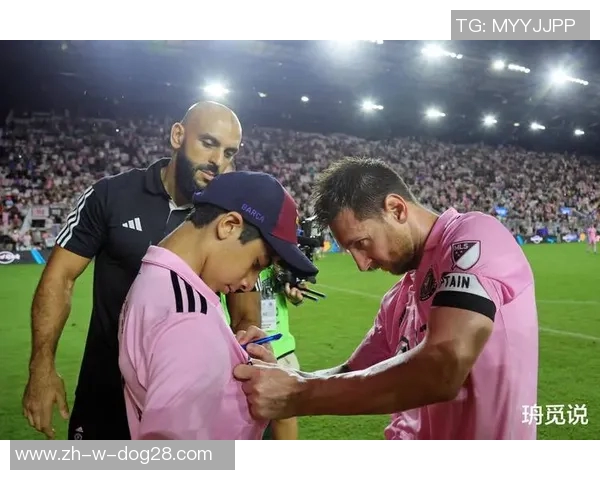 《球场背后的守护者:那些为足球巨星默默奉献的保镖故事》 《球场背后的守护者:那些为足球巨星默默奉献的保镖故事》